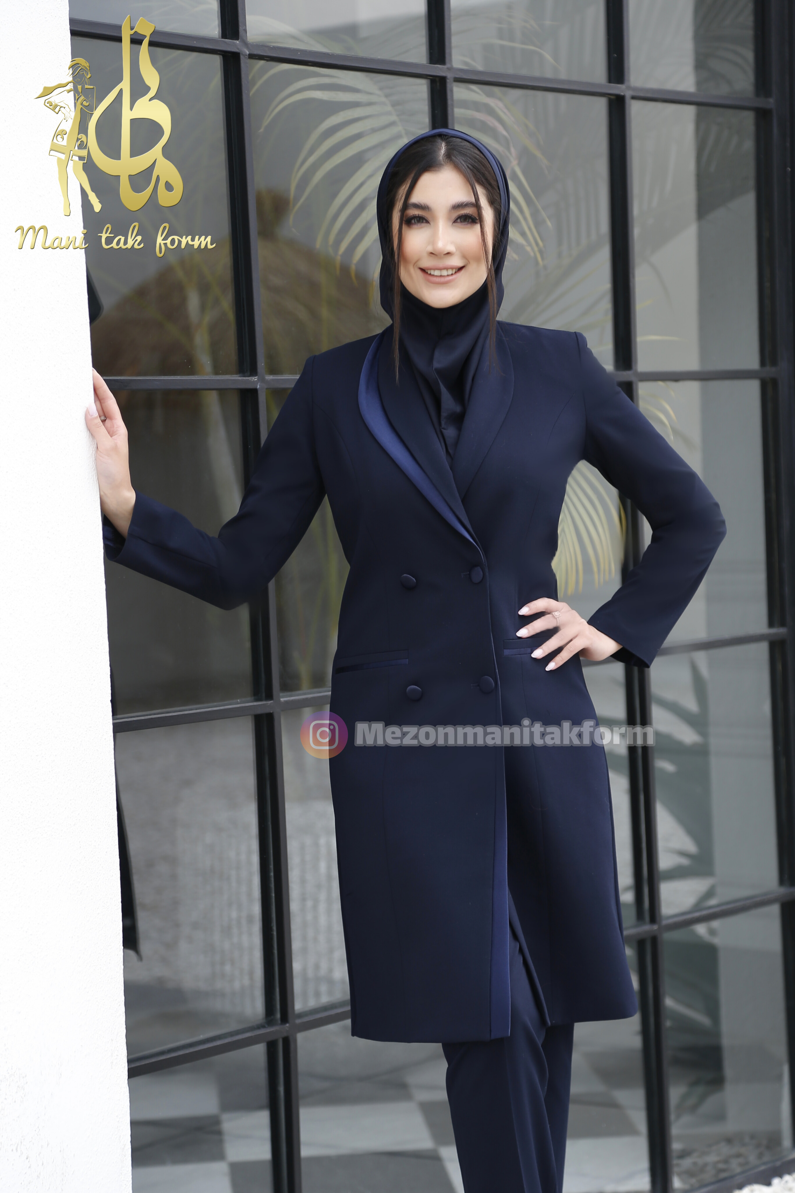    مانتو شلوار اداری مدل ساتین کد 8031  پارچه نخی بزیاق ترک. رنگبندی : مشکی و سورمه ای  رنگ دلخواه سایزبندی 36 - 46  قد مانتو : 98 در تمام سایزها در صورت سفارش عمده و تیراژ آماده میشود 