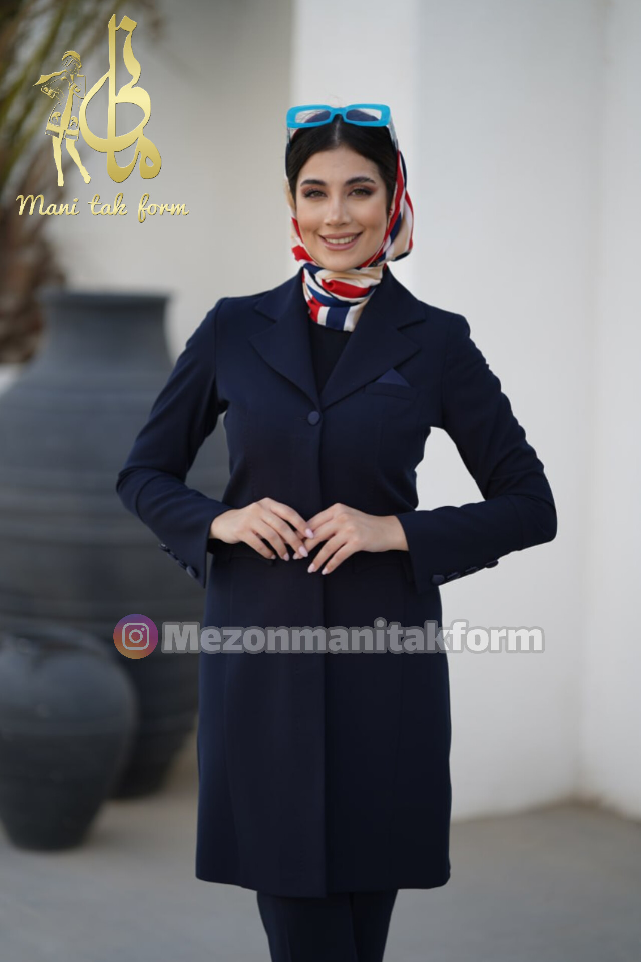     مانتو شلوار اداری مدل لاله کد 6033 پارچه نخی بزیاق ترک. رنگبندی : مشکی و سورمه ای. طوسی. آبی رنگ دلخواه سایزبندی 36 - 46  قد مانتو : 98 در تمام سایزها در صورت سفارش عمده و تیراژ آماده میشود 