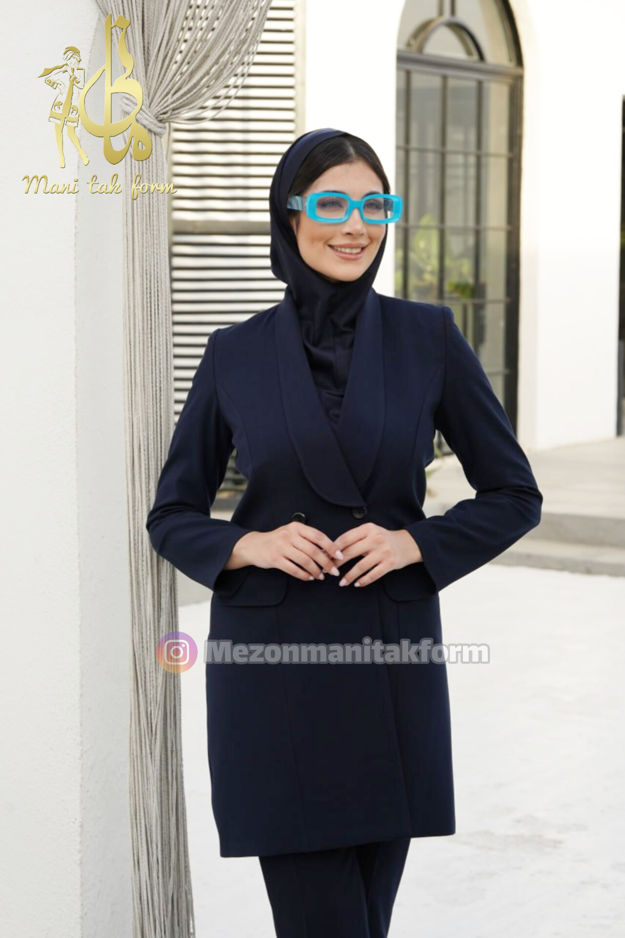    مانتو شلوار اداری مدل مانیا کد 6071 پارچه نخی بزیاق ترک. رنگبندی : مشکی و سورمه ای. طوسی. نسکافه ای رنگ دلخواه سایزبندی 36 - 46  قد مانتو : 90 در تمام سایزها در صورت سفارش عمده و تیراژ آماده میشود 
