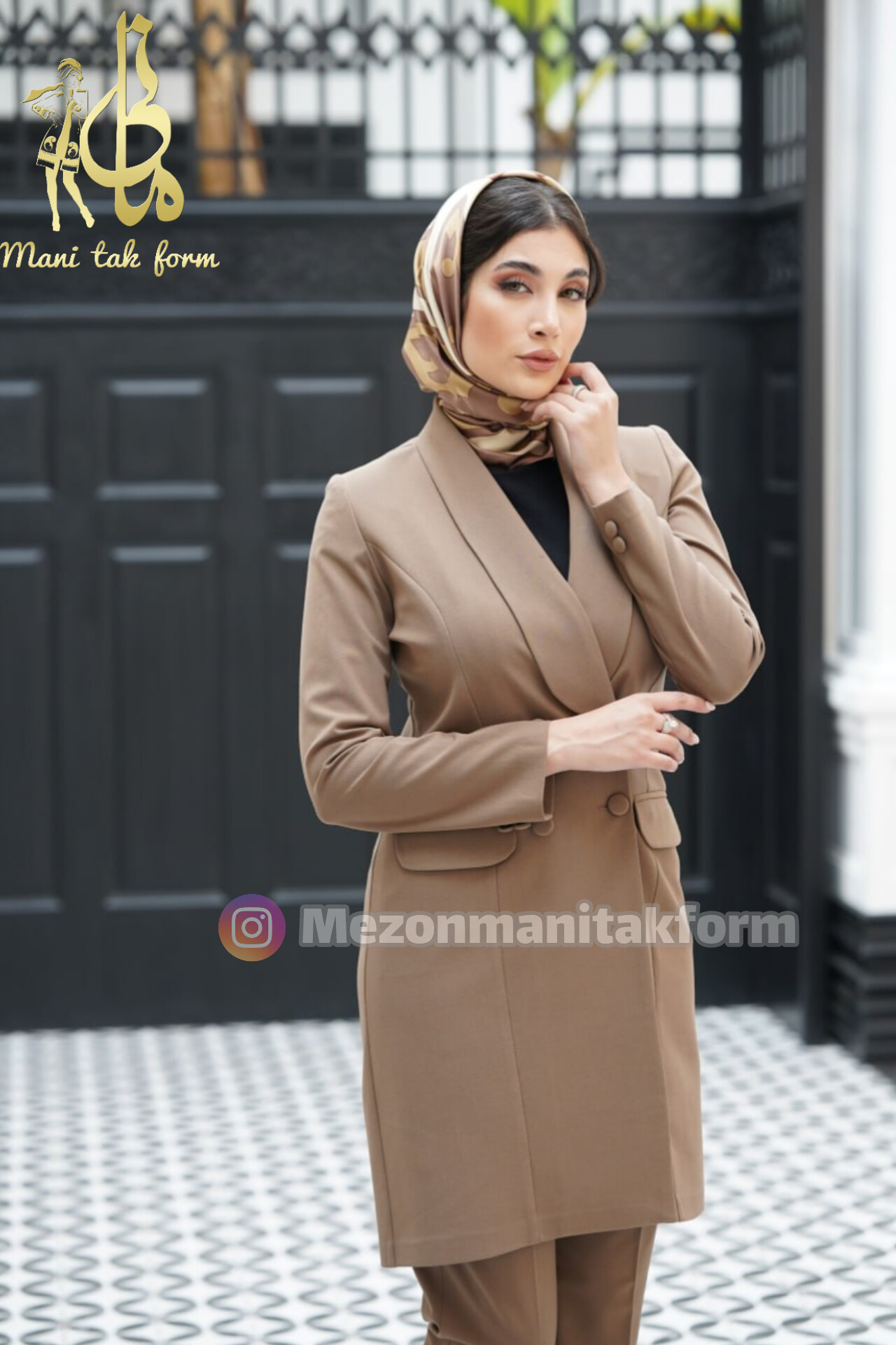    مانتو شلوار اداری مدل مانیا کد 6071 پارچه نخی بزیاق ترک. رنگبندی : مشکی و سورمه ای. طوسی. نسکافه ای رنگ دلخواه سایزبندی 36 - 46  قد مانتو : 90 در تمام سایزها در صورت سفارش عمده و تیراژ آماده میشود 