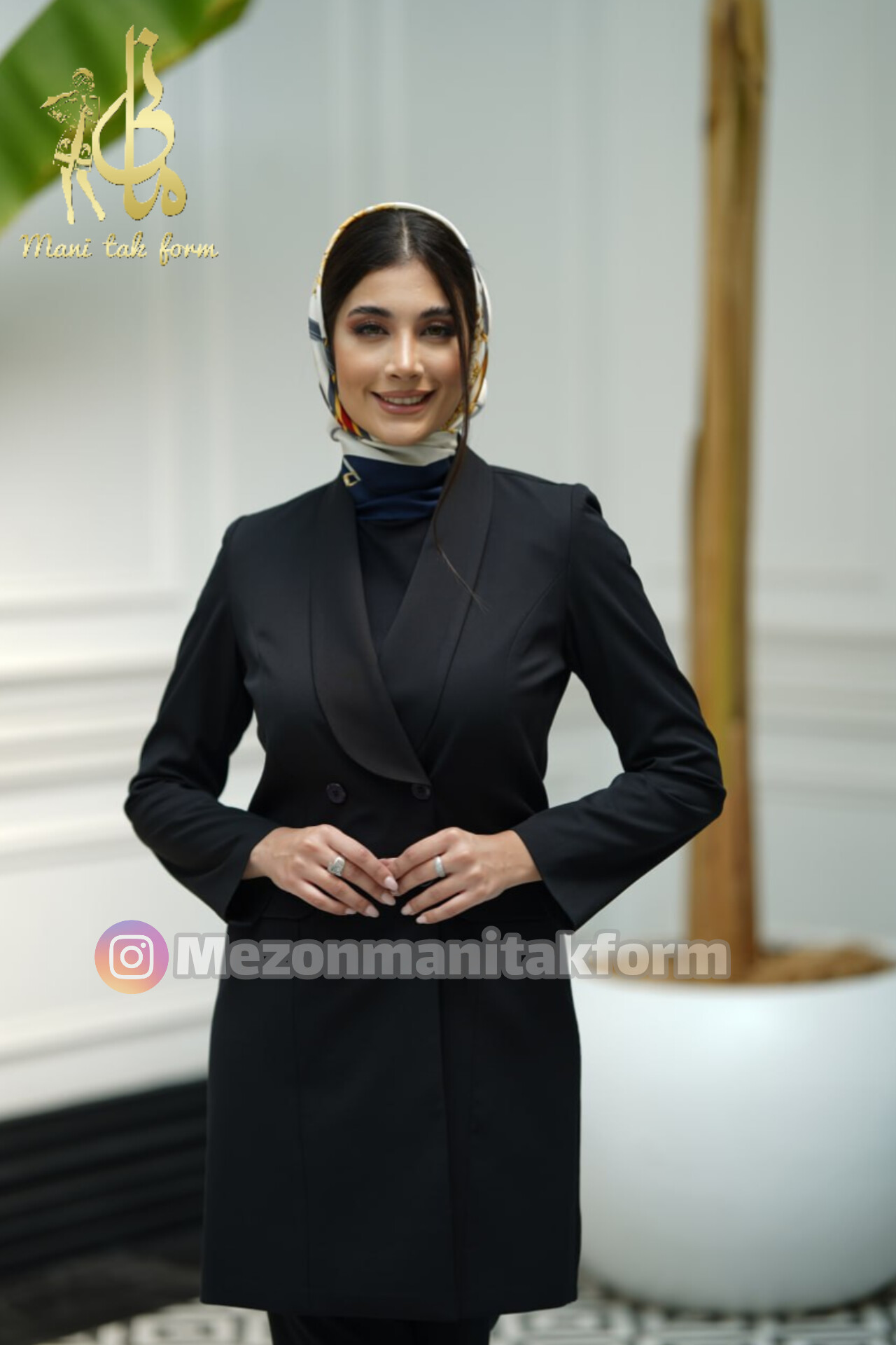    مانتو شلوار اداری مدل مانیا کد 6071 پارچه نخی بزیاق ترک. رنگبندی : مشکی و سورمه ای. طوسی. نسکافه ای رنگ دلخواه سایزبندی 36 - 46  قد مانتو : 90 در تمام سایزها در صورت سفارش عمده و تیراژ آماده میشود 