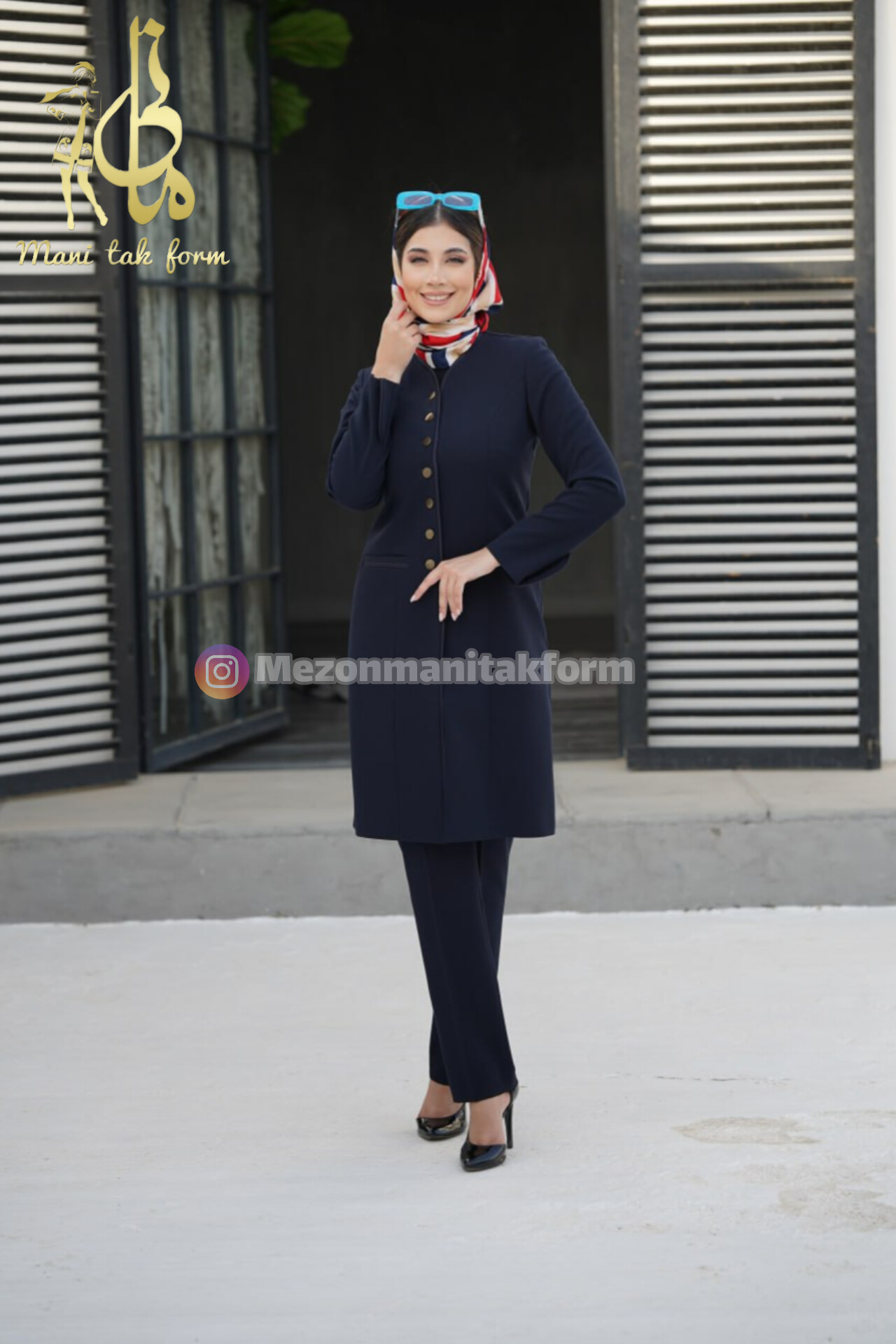      مانتو شلوار اداری مدل  آتوسا کد 1051   پارچه نخی بزیاق ترک. رنگبندی : مشکی و سورمه ای. طوسی.   رنگ دلخواه  سایزبندی 36 - 46  قد مانتو : 98 در تمام سایزها در صورت سفارش عمده و تیراژ آماده میشود 